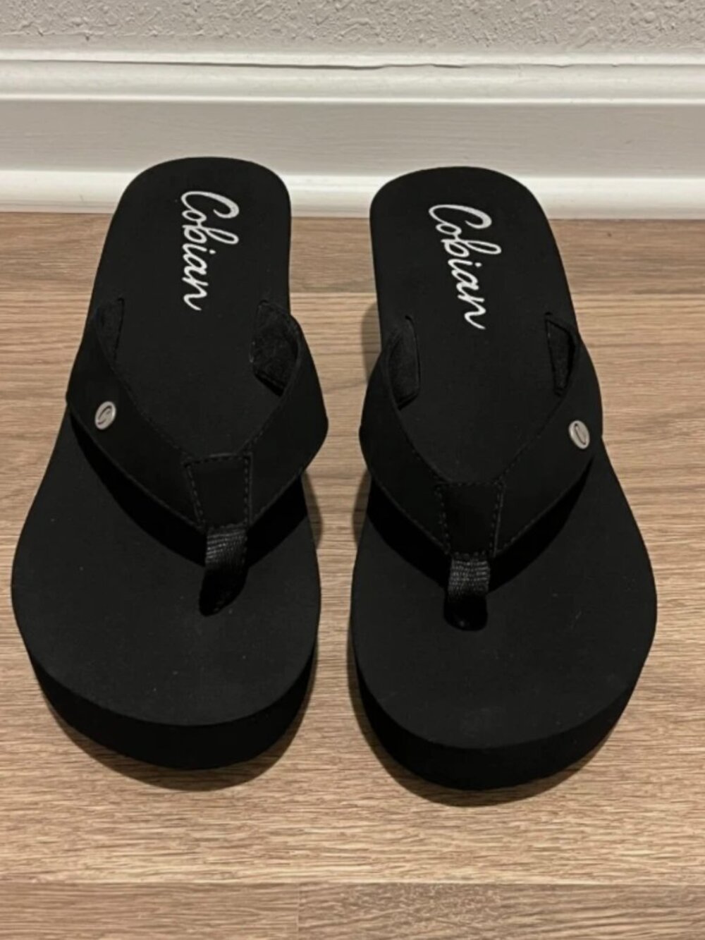 Womens 10 COBIAN Black Lanai Wedge Cushion Comfort Flip Flops Shoes NWOT New